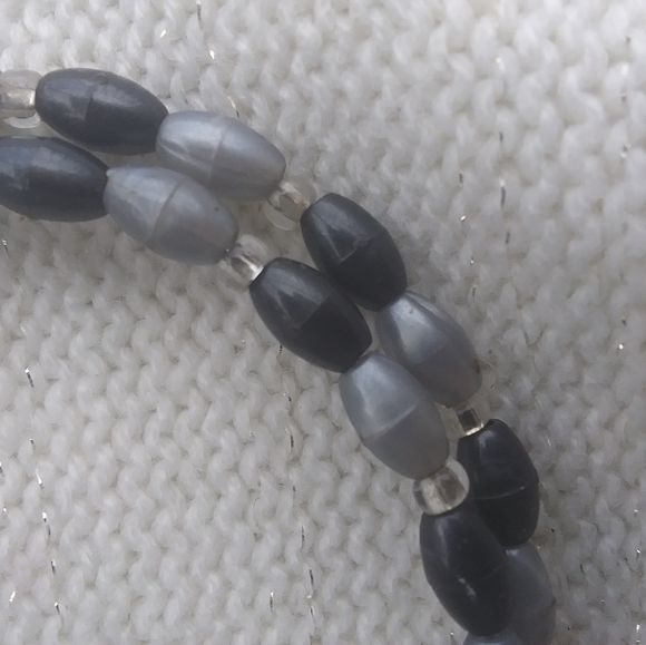 FREE w/ Bundle! Choker w Gray and Black Beads Adjustable - Picture 6 of 8